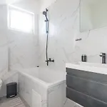 Iva - Three Bedroom Šibenik