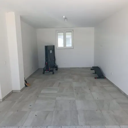 Iva - Three Bedroom Šibenik