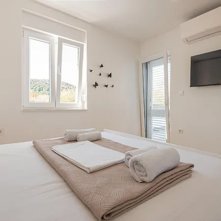 Iva - Three Bedroom Casa vacanze Šibenik