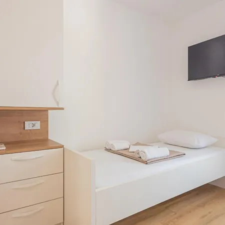 Iva - Three Bedroom Sibenik