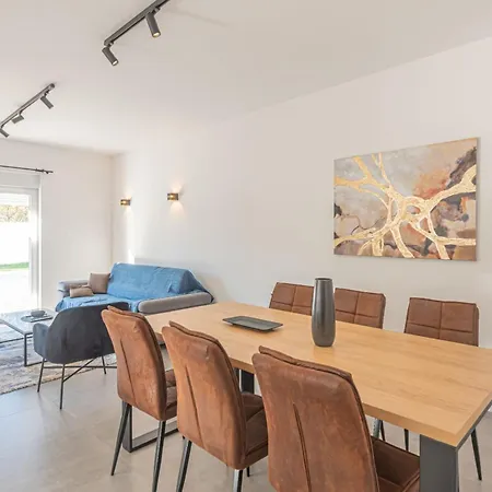 Iva - Three Bedroom Holiday home Sibenik