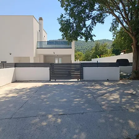 Iva - Three Bedroom Casa vacanze