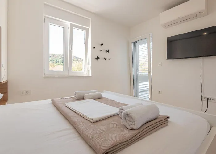 Iva - Three Bedroom Vikendica Sibenik