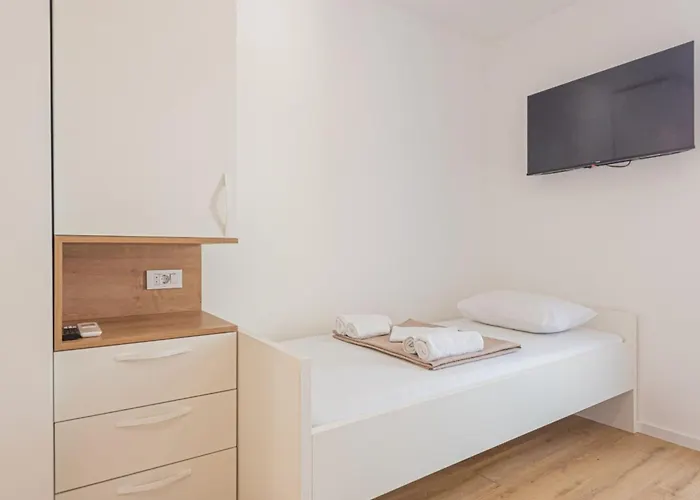 Iva - Three Bedroom Sibenik