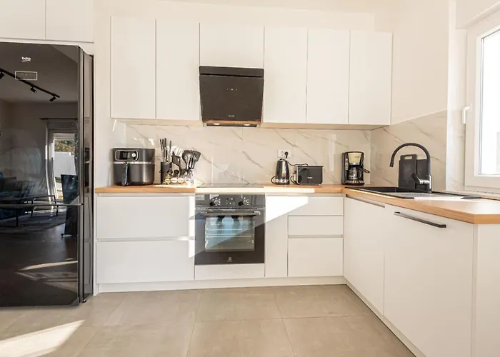 Iva - Three Bedroom Vikendica *