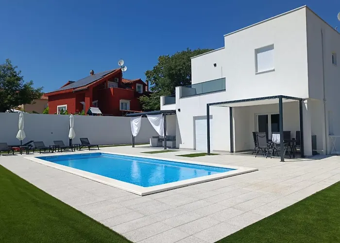 Iva - Three Bedroom * Sibenik