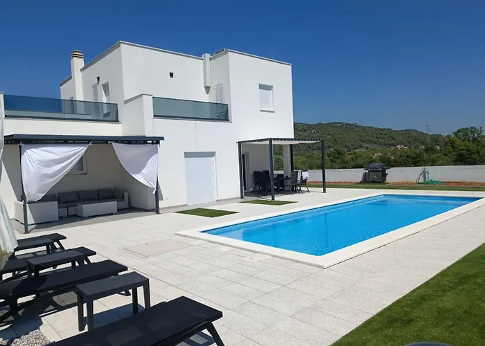 Iva - Three Bedroom Vikendica Sibenik